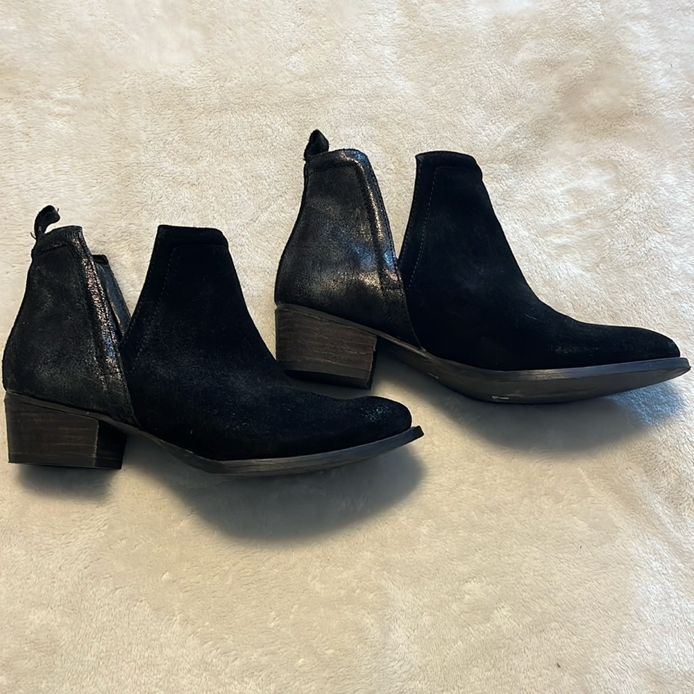 DIBA. TRUE black booties SIZE 7